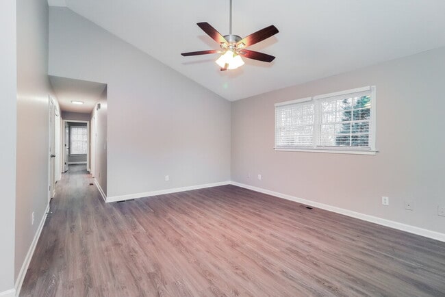 Photo - 55 Broadlands Dr