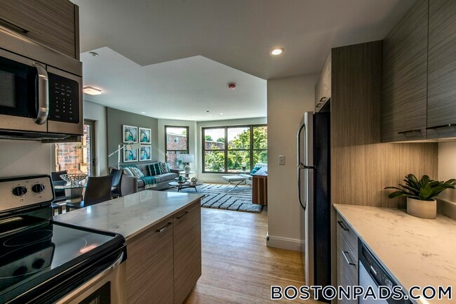 Building Photo - 40 Malvern St Rental