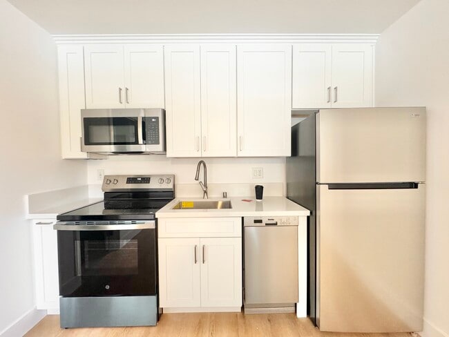 Building Photo - 3522 Bellevue Ave Unit 9 Rental