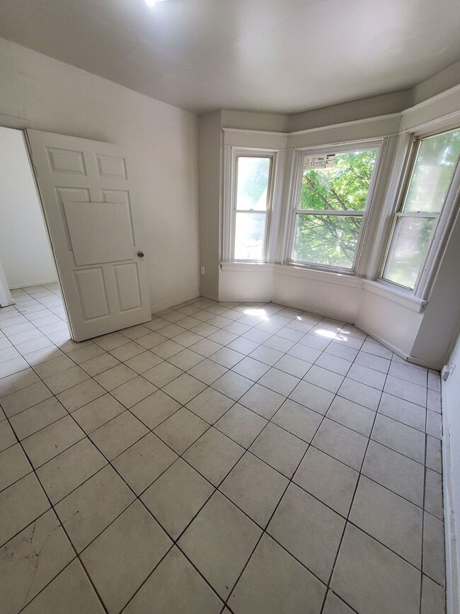 608-610 W Burleigh St. (Duplex) - 608-610 W Burleigh St. (Duplex) Apartment Unit 608 Upper
