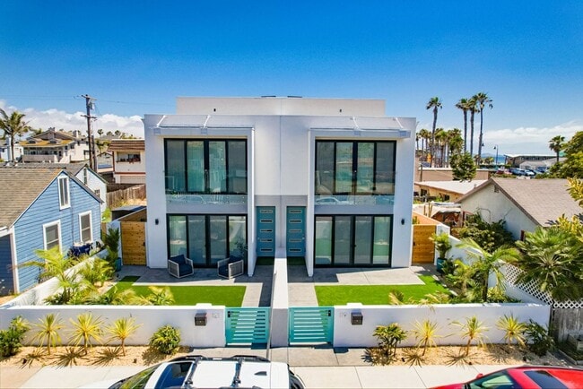 121 Date Ave