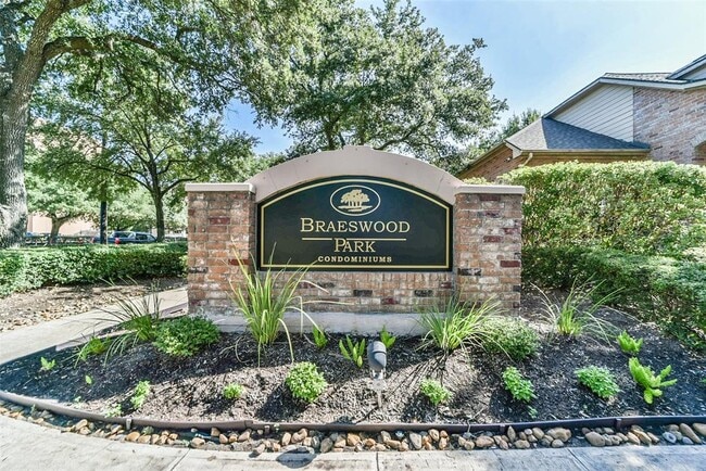 Photo - 2255 Braeswood Park Dr Unit 302
