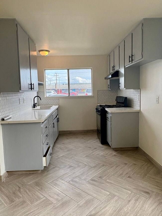 Photo - 1951 N Ventura Rd Unit A