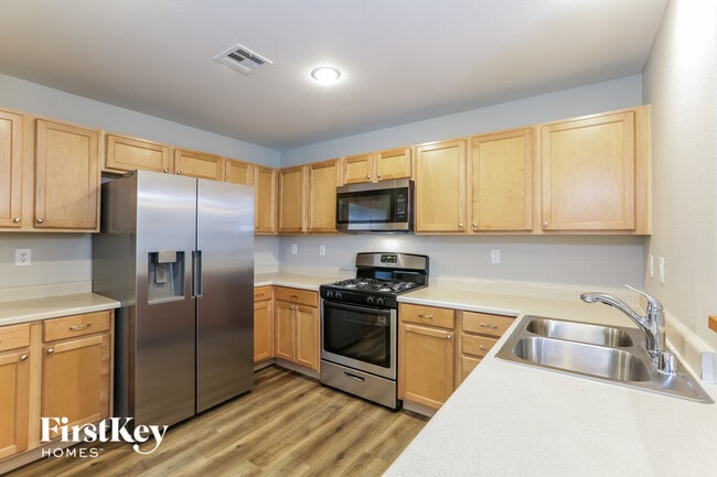 Photo - 7440 Margollini St