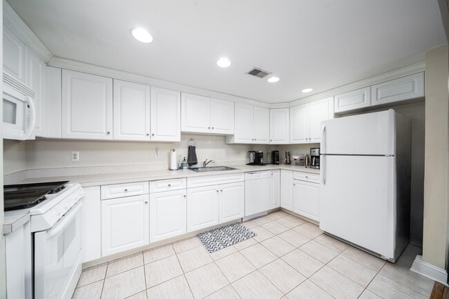 Photo - 621 Monroe St Unit 8B