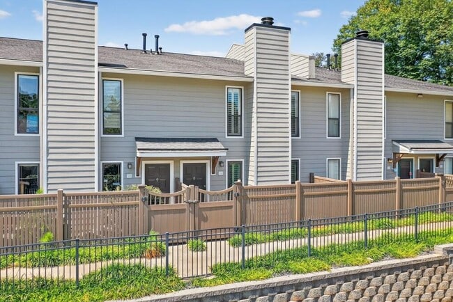 Building Photo - 110 Park Ridge Cir
