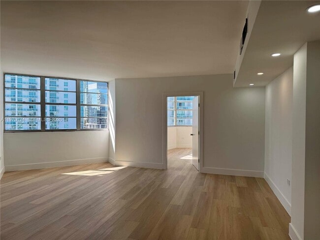 Photo - 999 Brickell Bay Dr Unit 2008