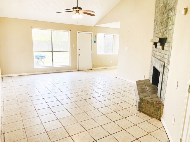 Building Photo - 15822 Baybriar Dr