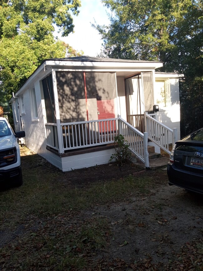 Building Photo - 53 Amherst St Unit D