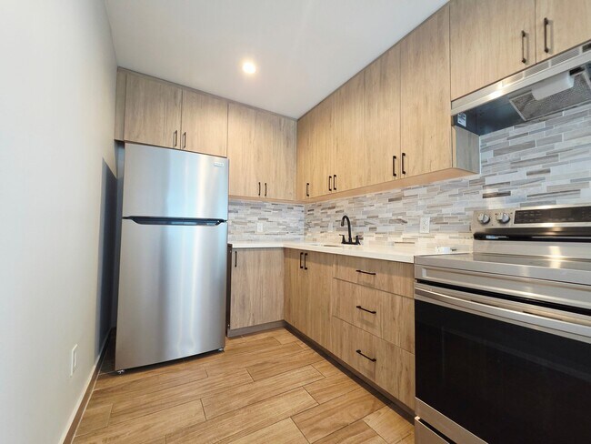20301 Cohasset St Unit 5