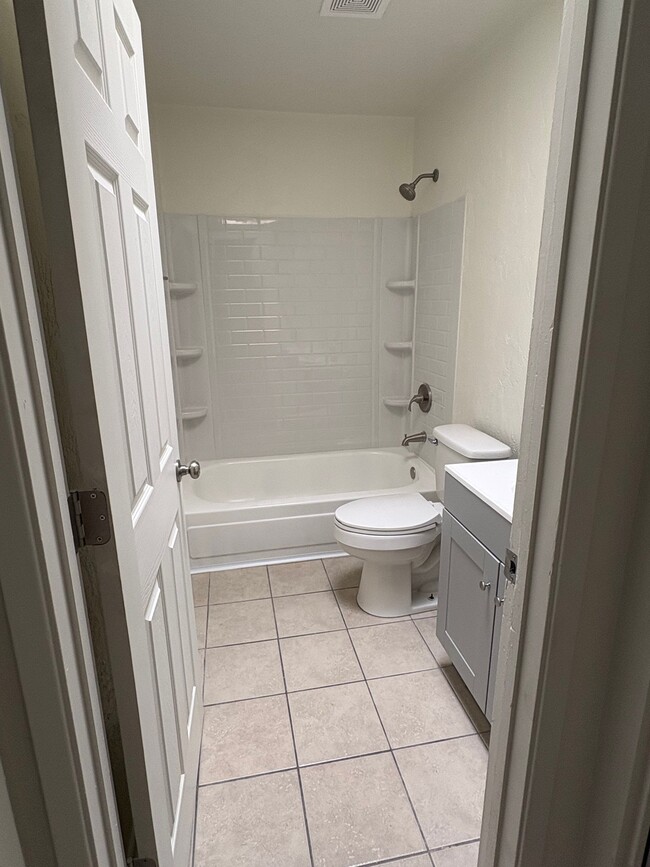Photo - 28 W Elm St