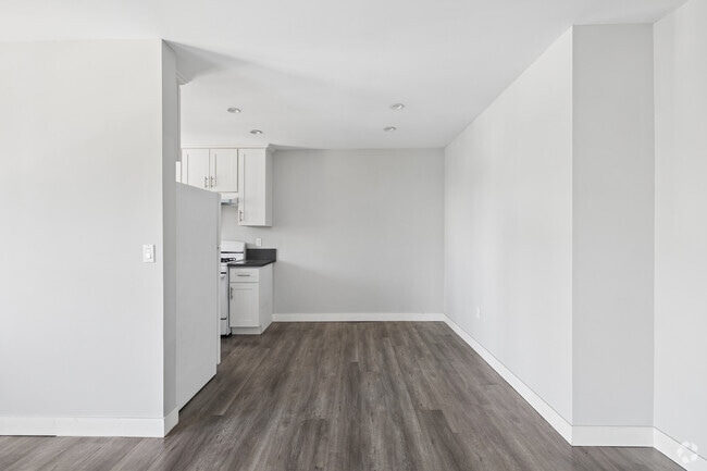 2BR, 1BA - 900SF - Dining Room