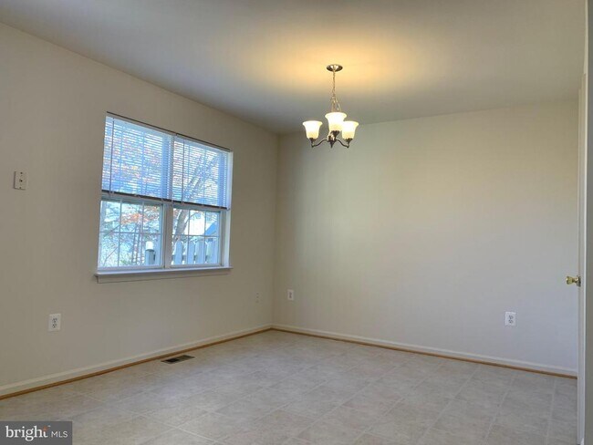 Photo - 211 Merrill Ct