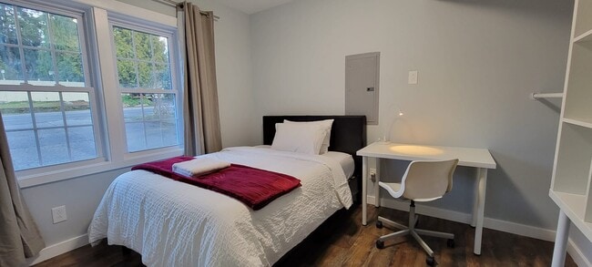 Photo - 19925 Wallingford Ave N