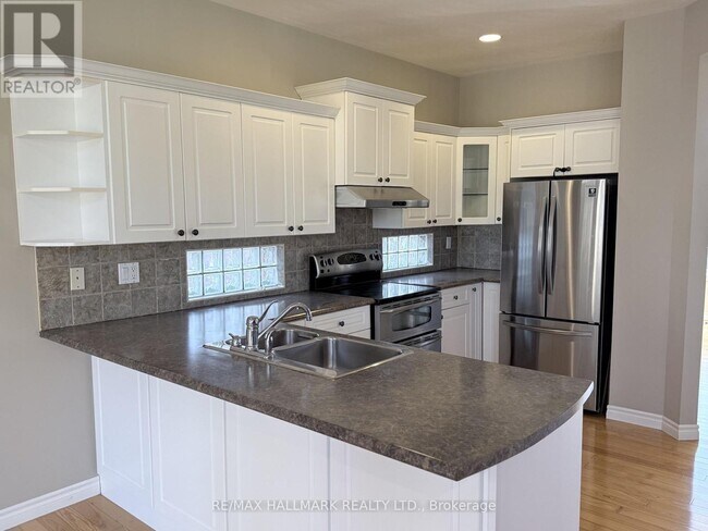 Photo - 29 Wildwood Trail