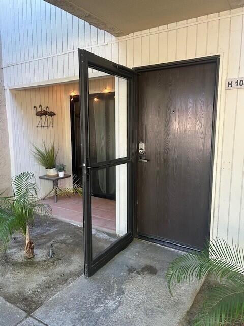 Photo - 685 N Ashurst Ct Unidad 108