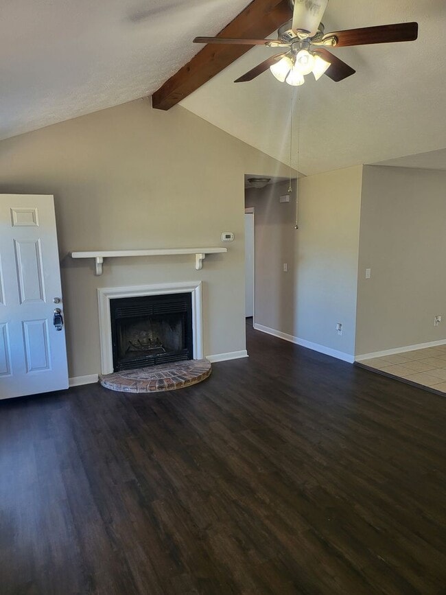 Photo - Nice three bedroom with bonus room in Laverne