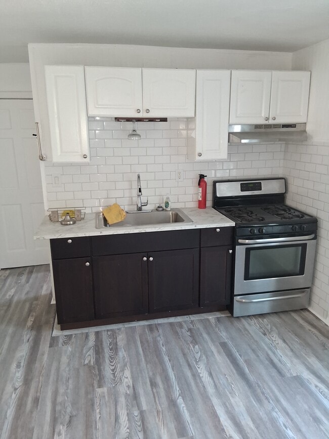 Building Photo - 656 Georgia Ave Unit 1