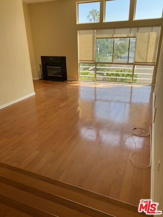 Photo - 10432 Eastborne Ave Unidad 304