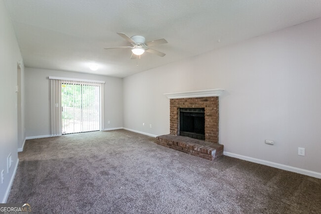 Photo - 979 Brandon Hill Way