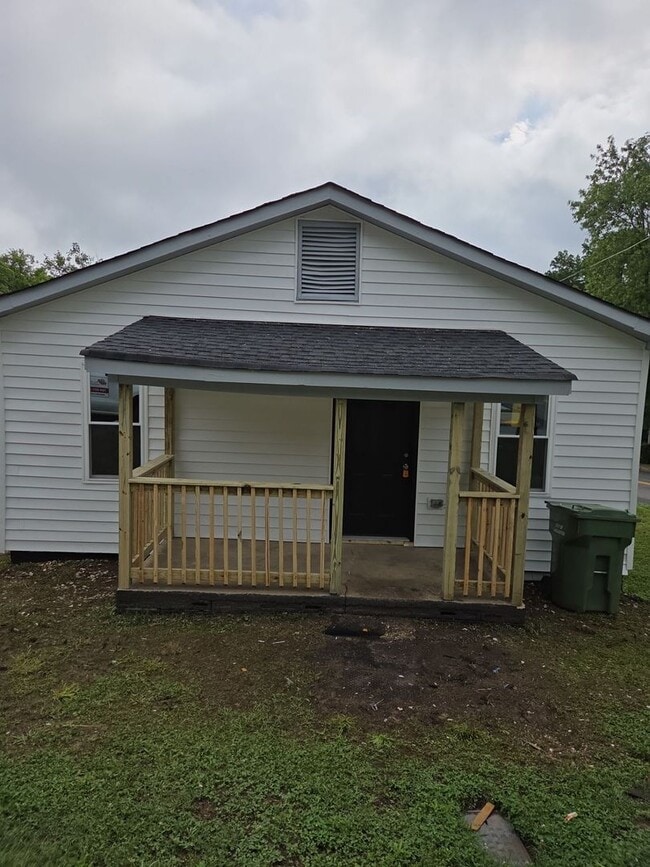 Building Photo - Newly remodeled home is located in Lancaster, SC 29720.