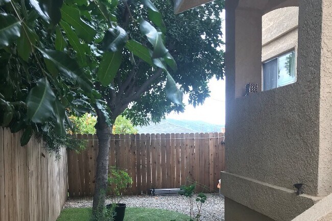 Photo - 4102 Rosemont Ave Unidad E