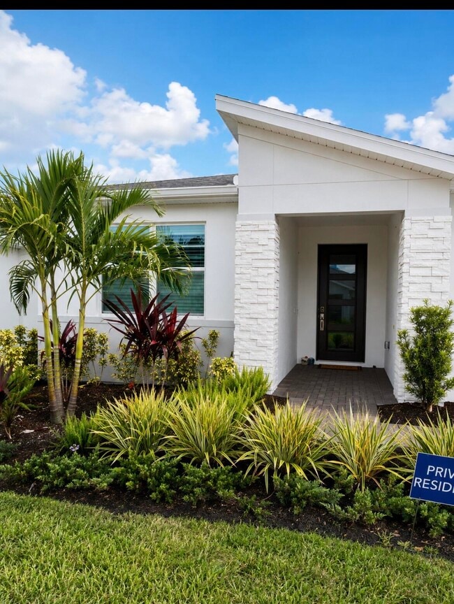 Building Photo - 14393 SW Ellison Dr