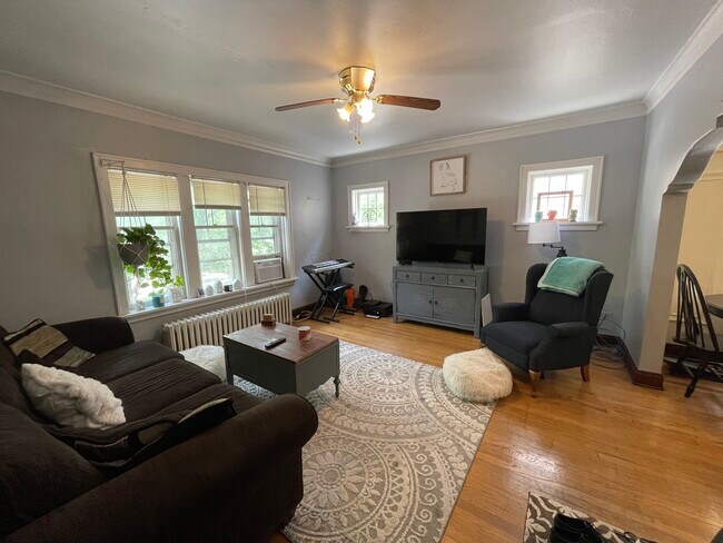Photo - 3825 N Oakland Ave