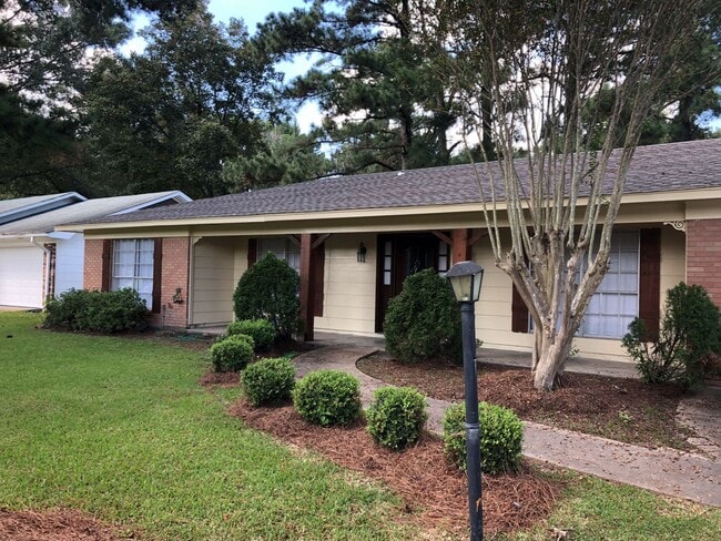 Building Photo - Great Home for Rent NE Jax, near soccer fields - quiet neighborhood, great for family