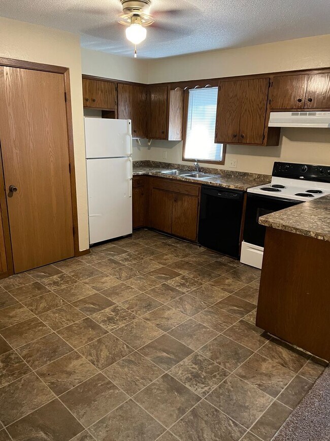 Photo - 3 Bedroom Apartment Unit 5