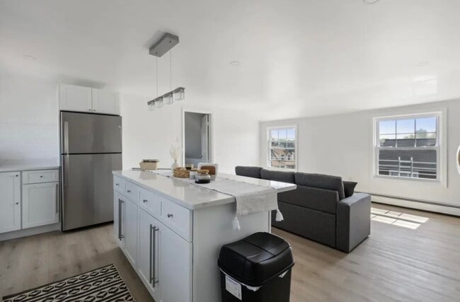 Building Photo - 1001 80th St Unit 3