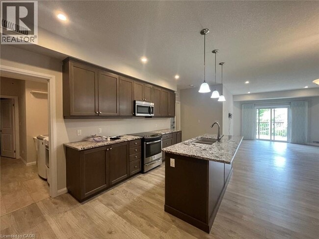 Photo - 206 Jessica Cres