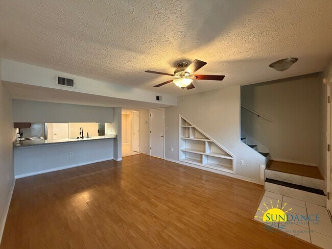 Photo - Gorgeous 2 Story Townhome in Fort Walton Beach!