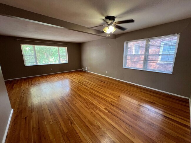 Photo - 1102-1104 Ralph Unidad 1104 Ralph Terrace