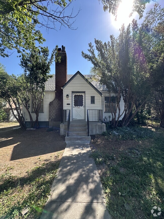 Building Photo - 643 S 6th Ave Rental