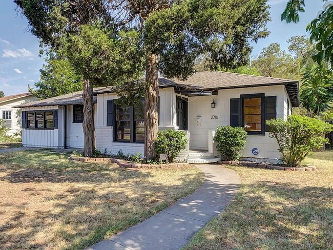 Building Photo - Charming 3-bedroom, 2-bath home in Tech Terrace!! Looking for 6 Mo Lease!
