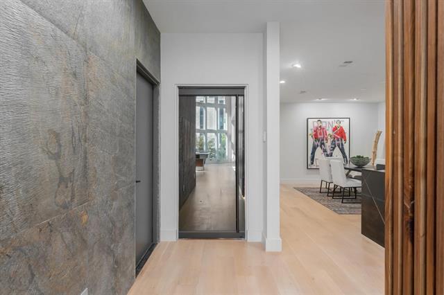 Photo - 3731 Gilbert Ave