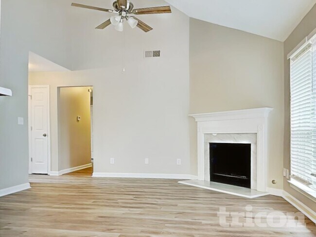 Photo - 4050 Monarch Dr