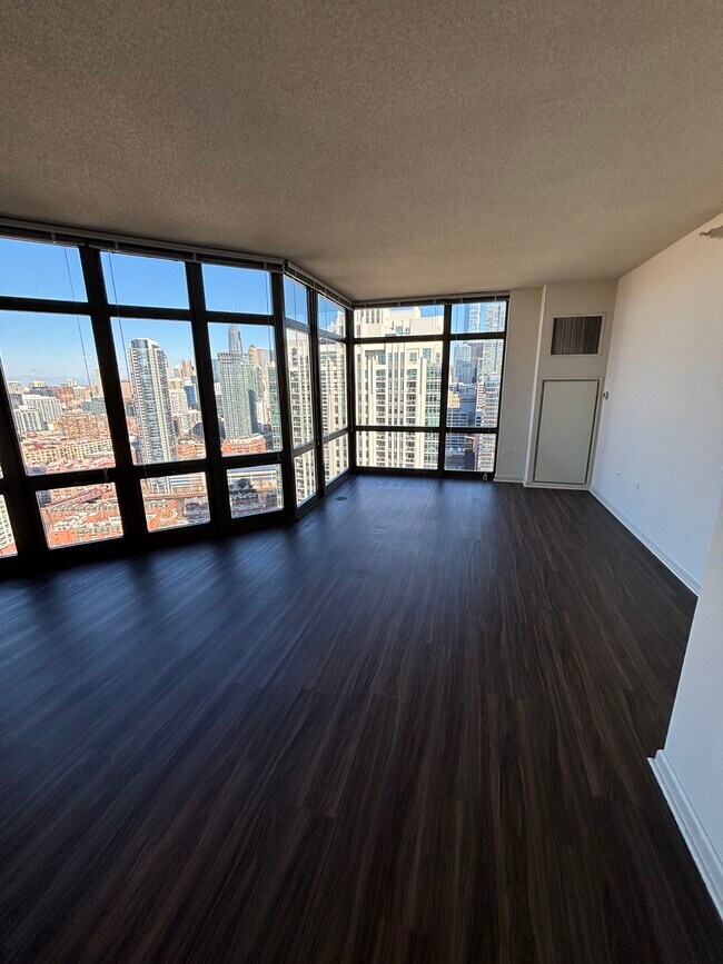 333 N Desplaines St Unit 1207