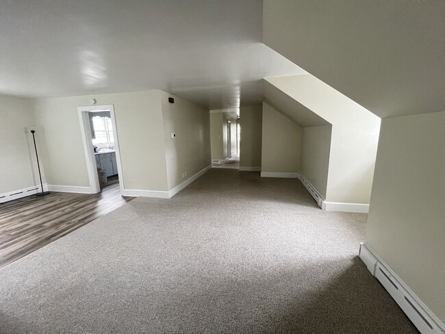 216 Holland Rd