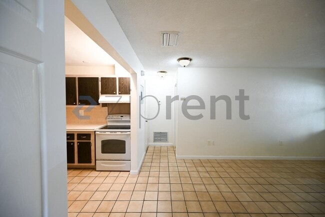 Photo - 6040 SW 26th St