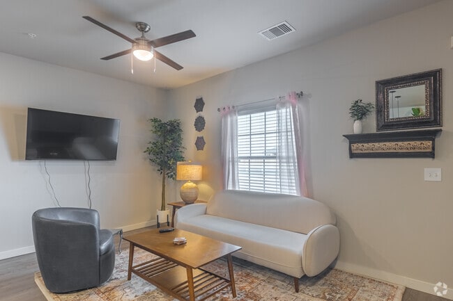 1BR, 1BA - 707SF - Living Room - Palomino Pointe
