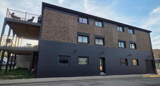 Photo - 304 W Main St