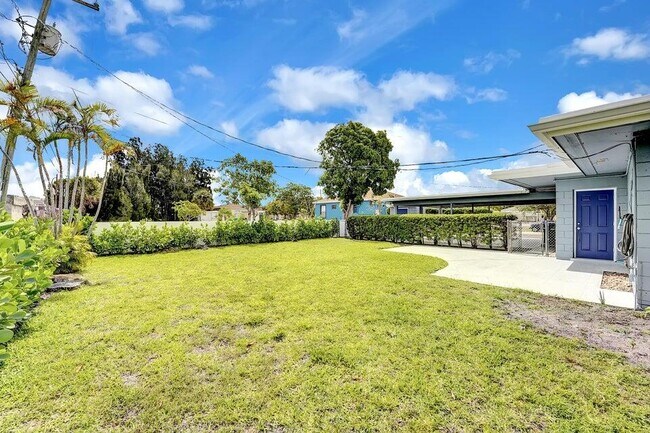 Photo - 208 NW 1st St