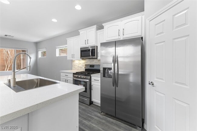 Photo - 2231 Desert Prairie St