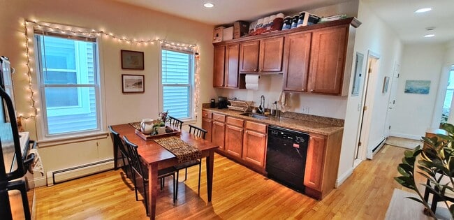 Photo - 143 Hillside St Unit 2