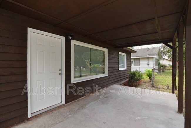 Photo - 1928 Wylie Dr