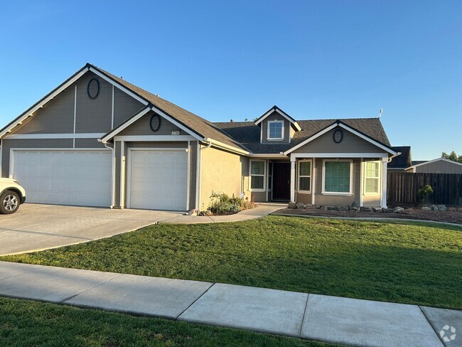 Building Photo - One of Hanford's Finest! Rental