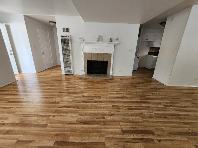 Photo - 20818 Harvard Blvd Unidad 1