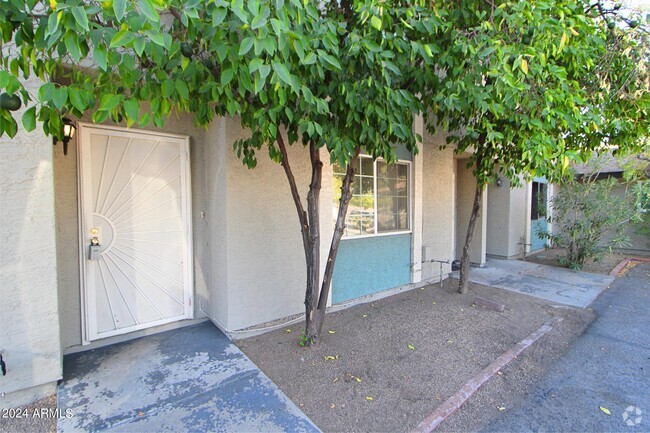 Building Photo - 2109 W Colter St Rental